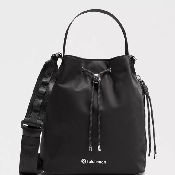 Lululemon bucket bag - Picture 2 of 6